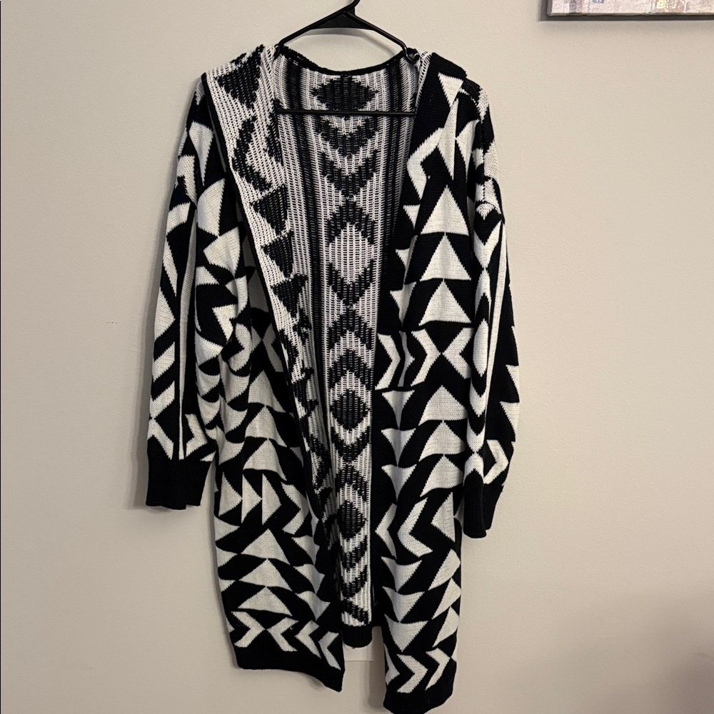 SHEIN Black and White Geometric Cardigan